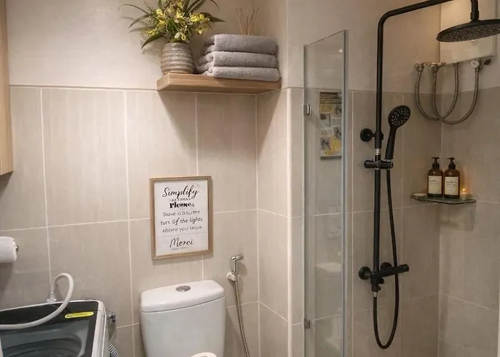Apartment 1 Bedroom Fully Furnished Shell Across Moa *